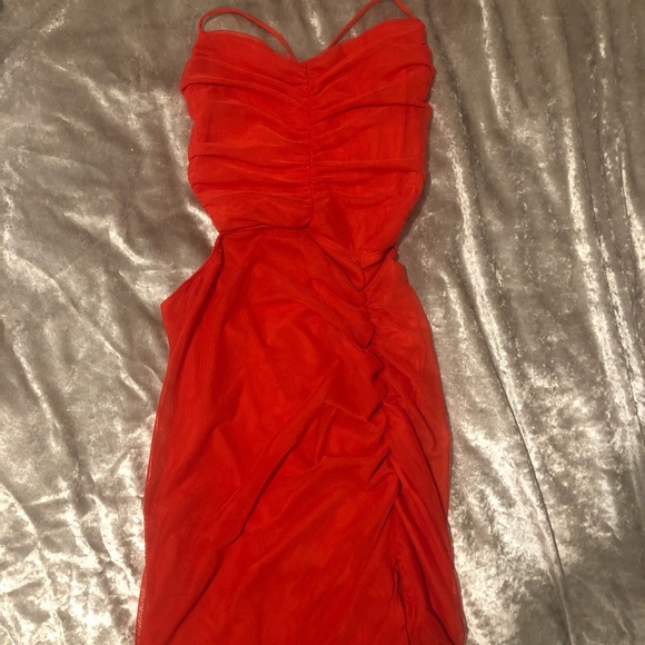 Lucy in the sky red bodycon - Picture 2 of 4